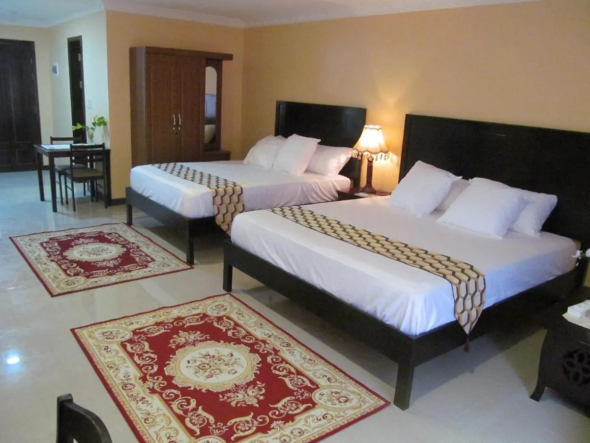 Venezia Suites Resort פנגלאו